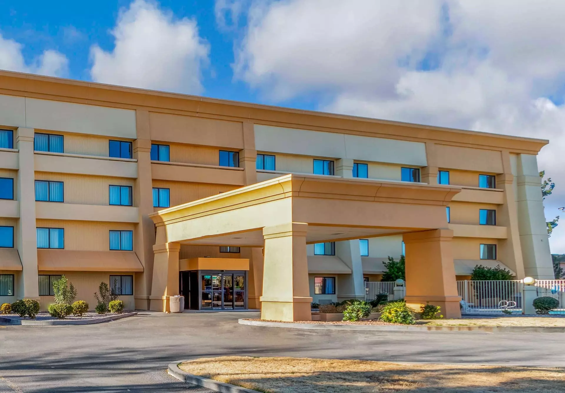 La Quinta Inn & Suites by Wyndham Las Cruces Organ Mountain - Primary Image