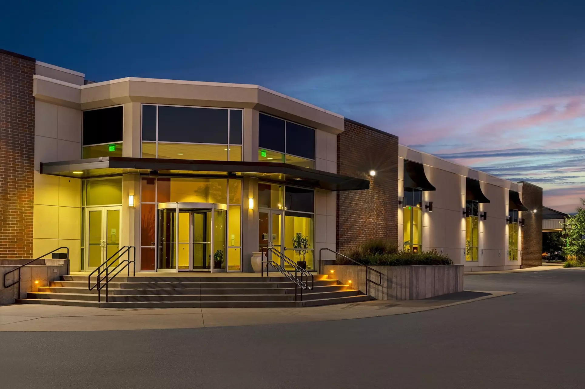 Holiday Inn Des Moines-Airport/Conf Center by IHG - Primary Image