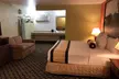 Super 8 by Wyndham Ontario - Second Medium