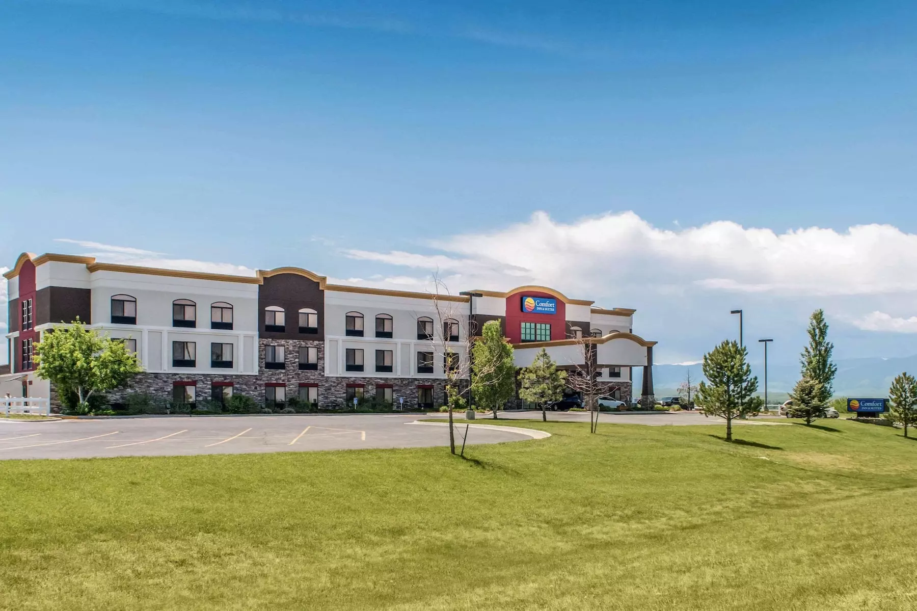 Comfort Inn & Suites Sheridan - Primary Image