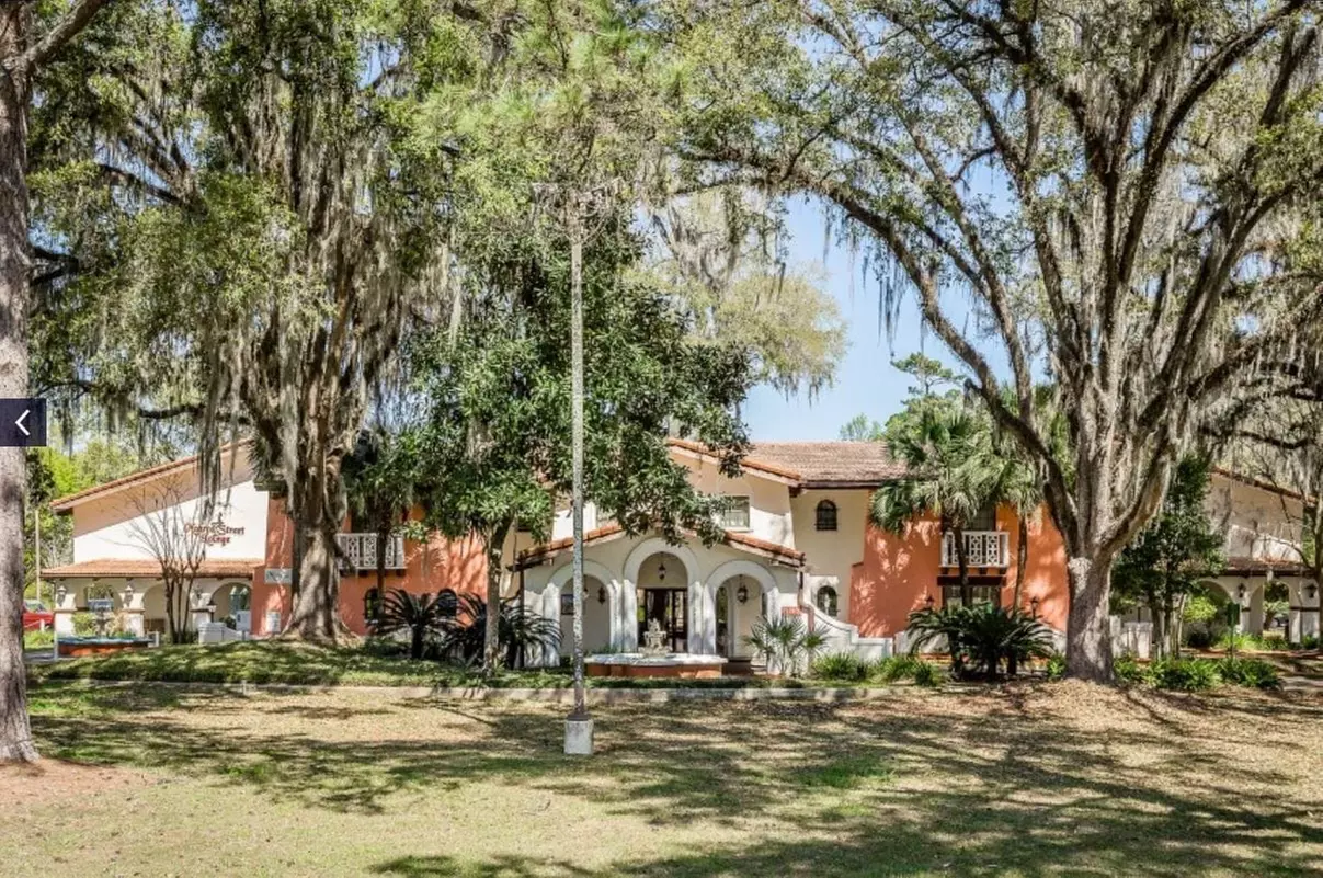 La Casa Inn & Suites - Primary Image