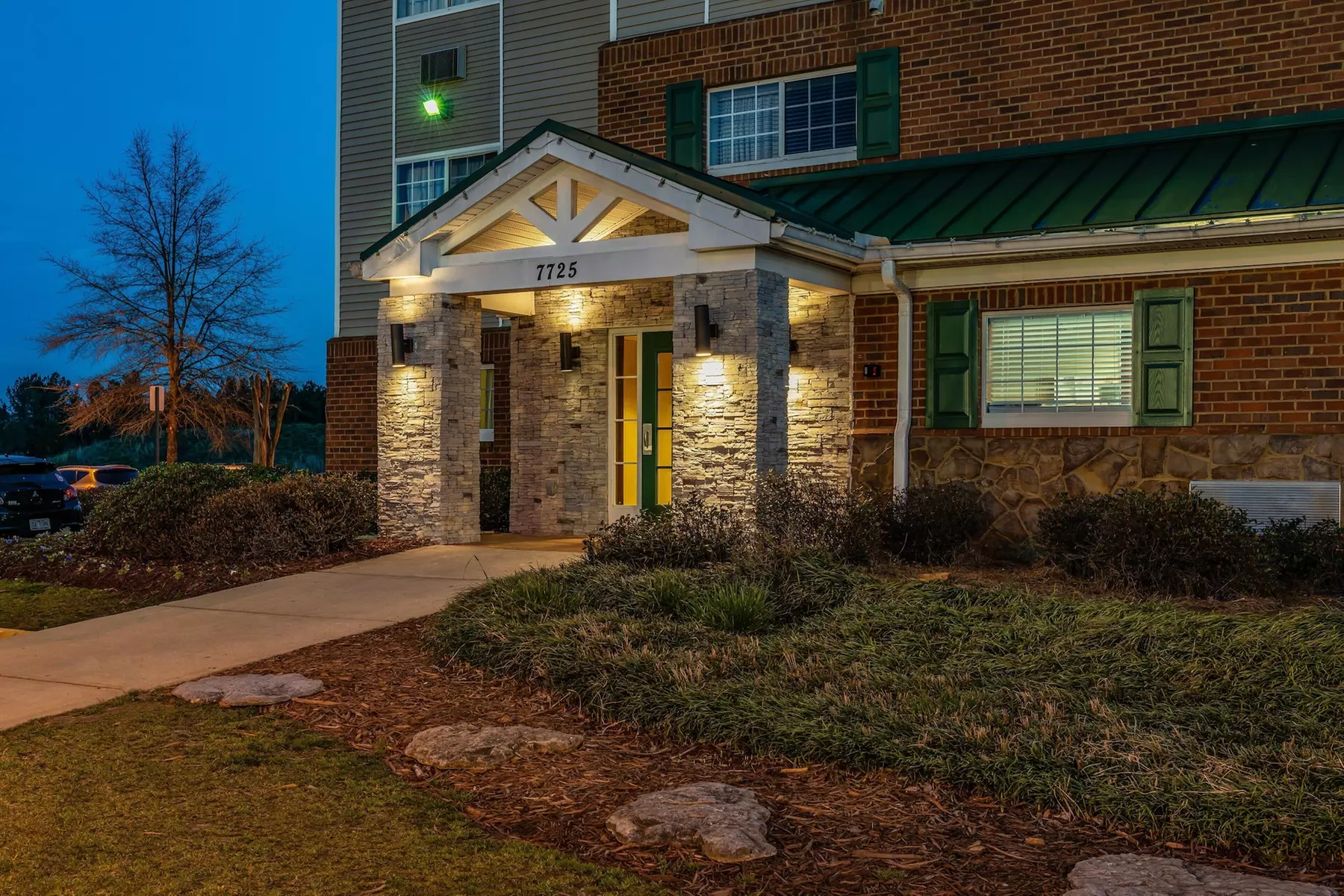 HomeTowne Studios & Suites by Red Roof Charlotte - Concord - Primary Image