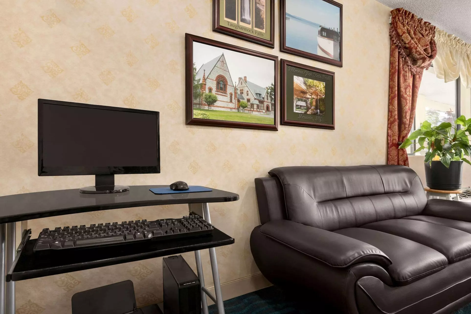 Days Inn by Wyndham Auburn/Finger Lakes Region - Primary Image