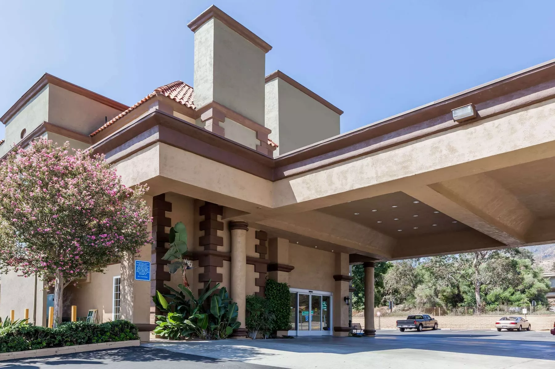 Travelodge by Wyndham Sylmar CA - Primary Image