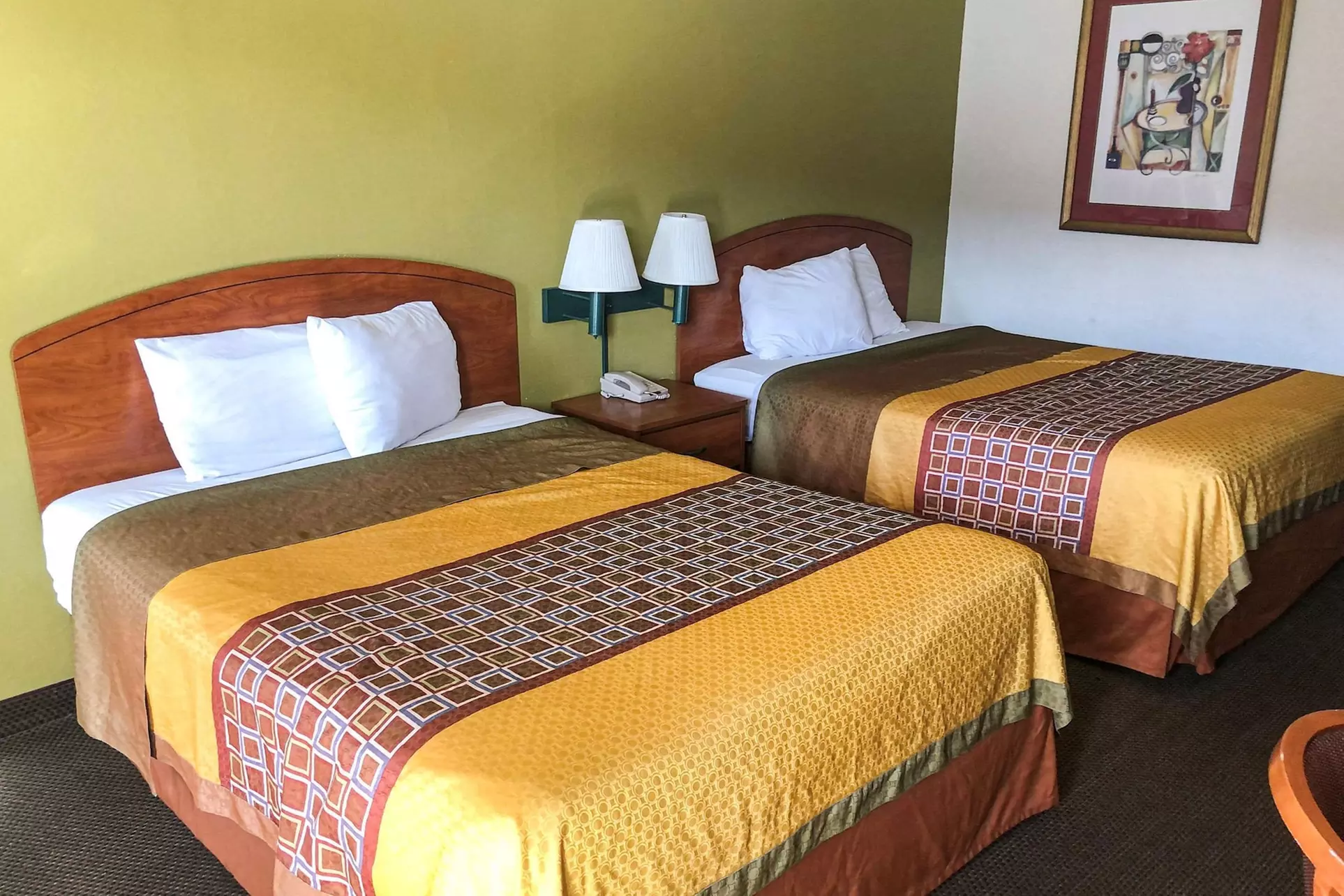 Econo Lodge - Second Medium