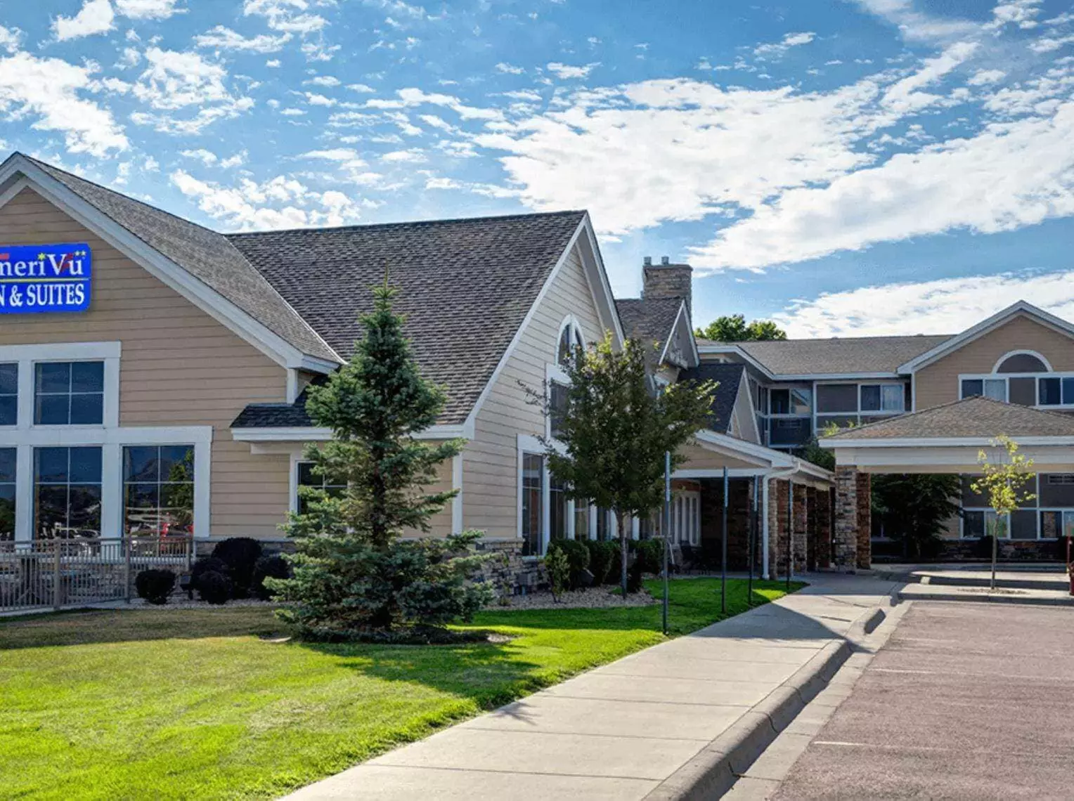 AmeriVu Inn & Suites - Waconia - Primary Image