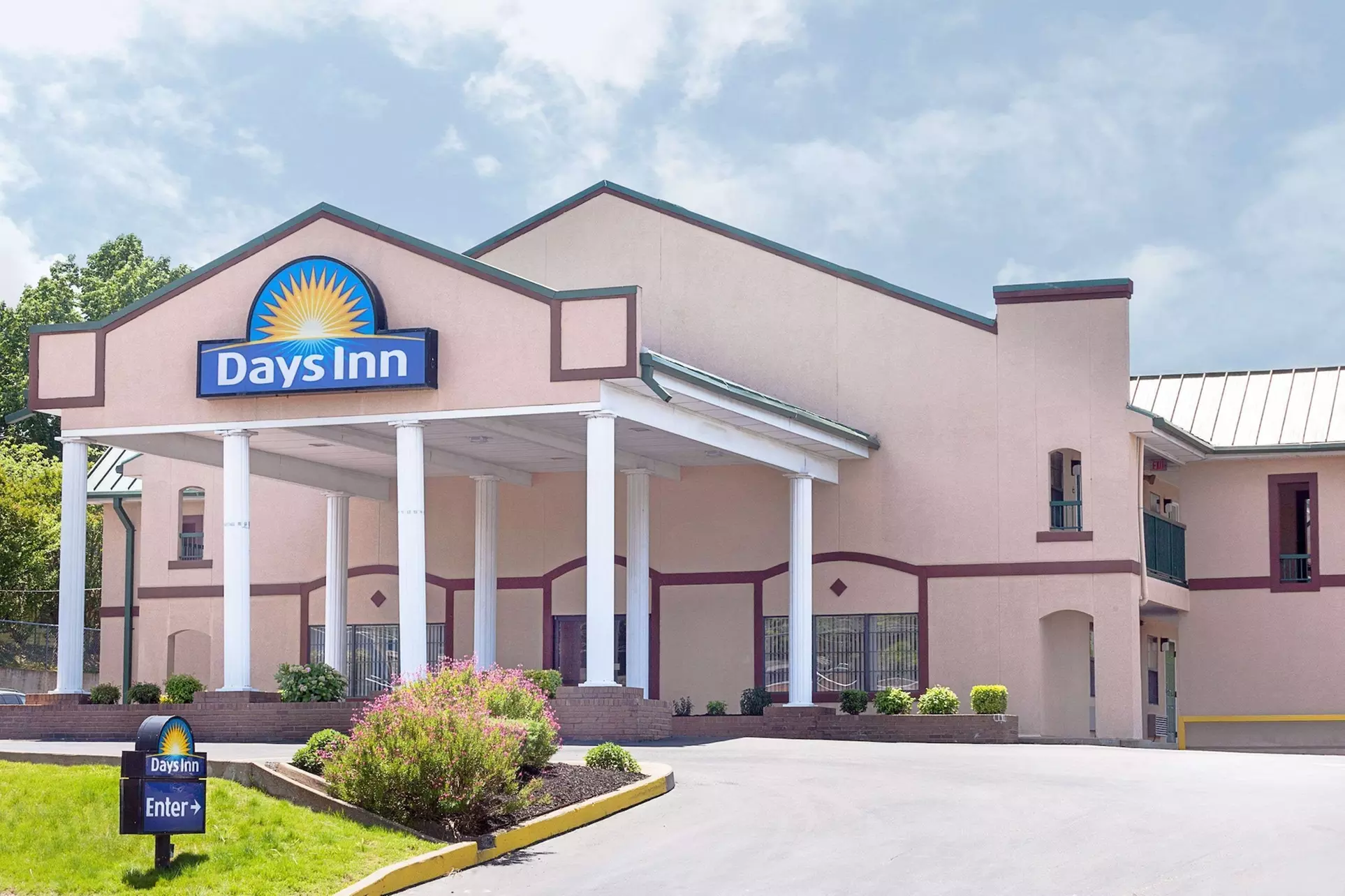 Days Inn by Wyndham Lexington - Primary Image