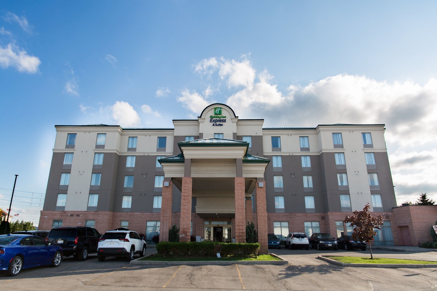 Holiday Inn Express & Suites Brampton by IHG