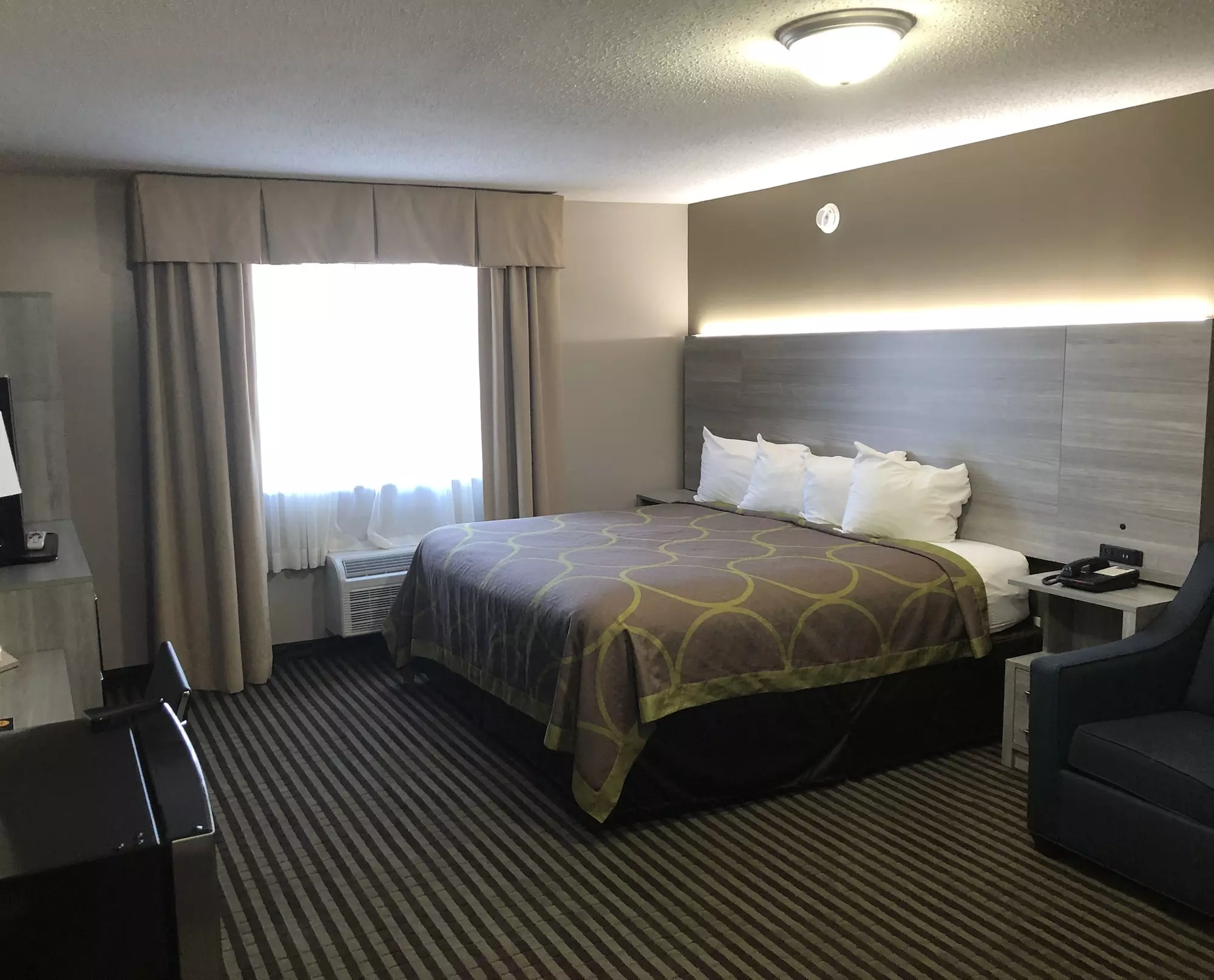 DuPont Suites - Primary Image