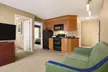 Travelodge by Wyndham Oshawa Whitby - Second Medium