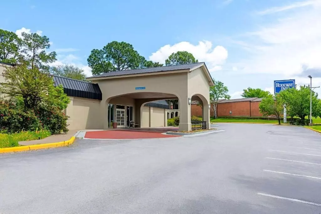 Rodeway Inn - Primary Image
