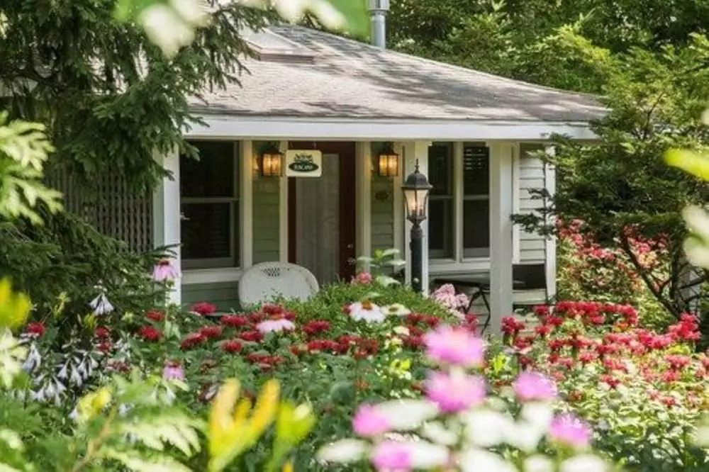 Hidden Garden Cottages & Suites - Primary Image