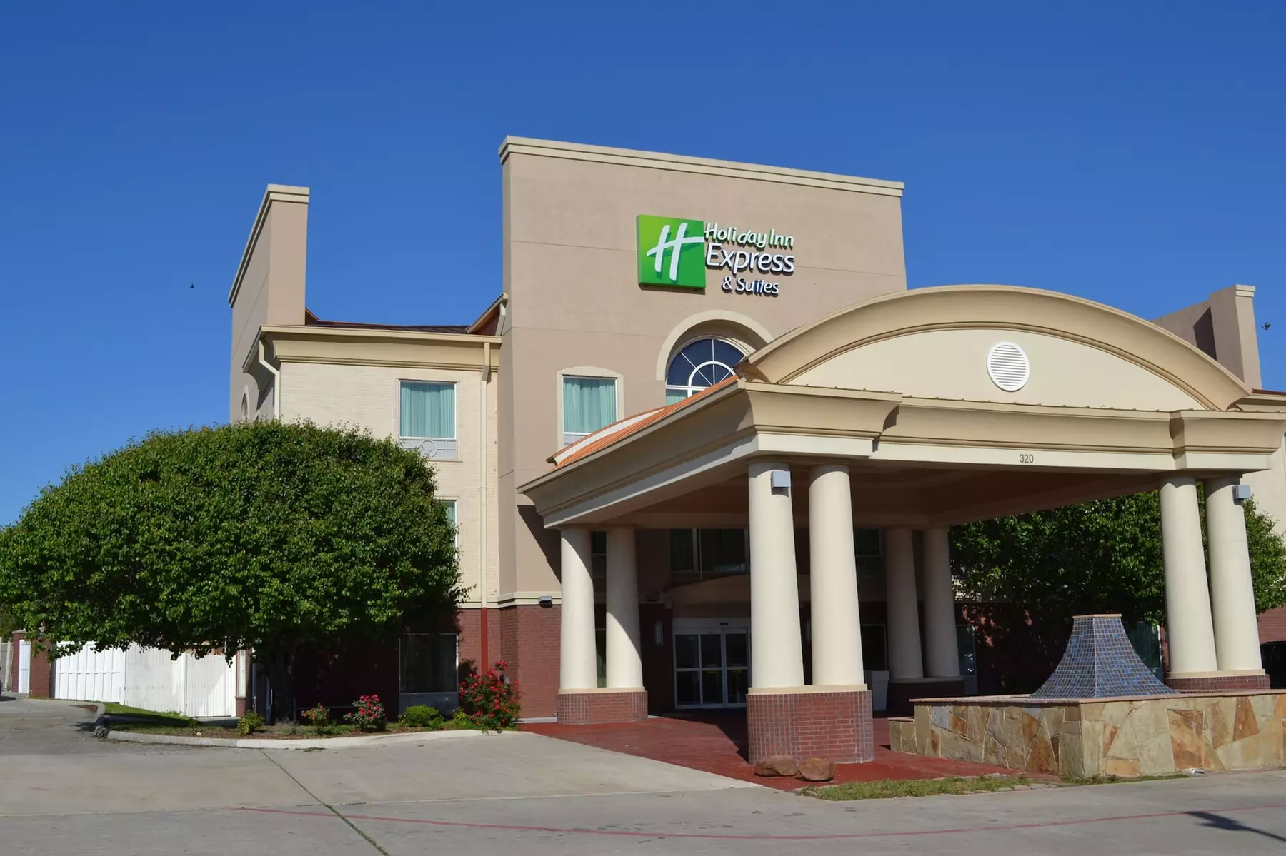 Holiday Inn Express Hotel & Suites Gainesville by IHG - Primary Image