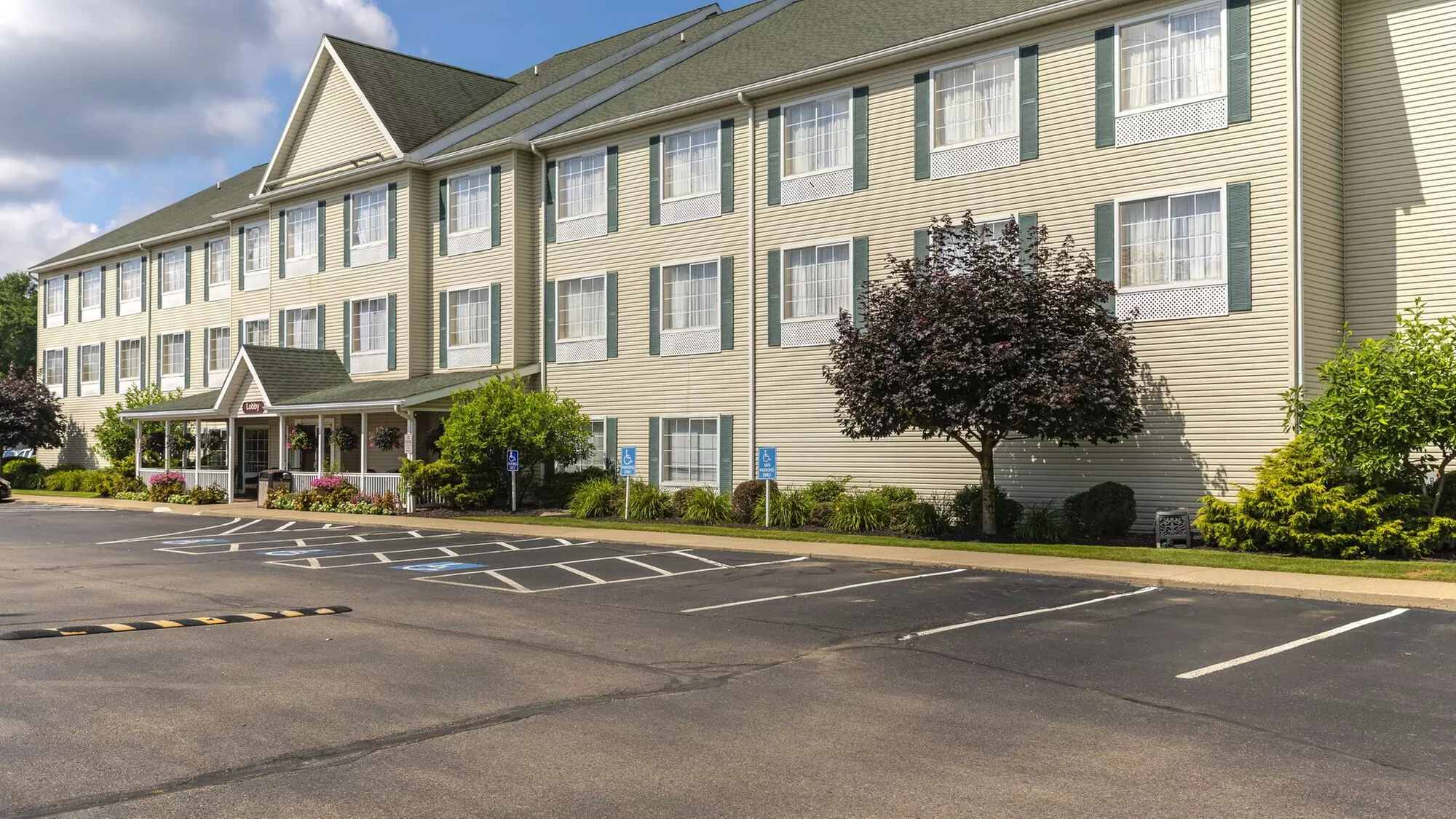 Coshocton Village Inn and Suites - Primary Image