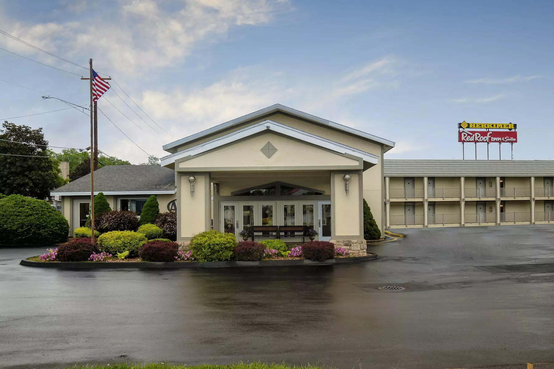 Red Roof Inn & Suites Herkimer - Primary Image