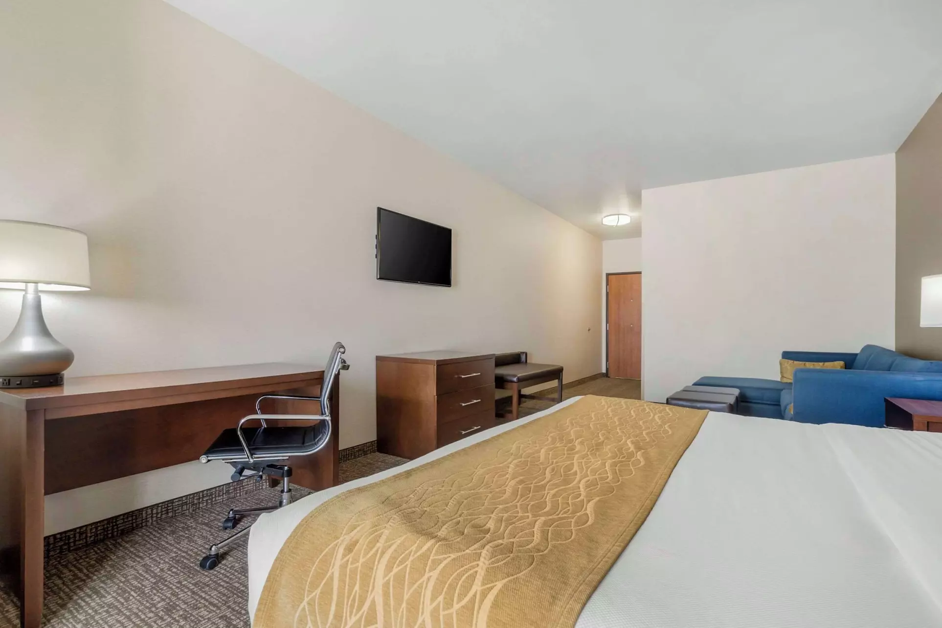 Comfort Inn & Suites Mitchell I-90 - Primary Image