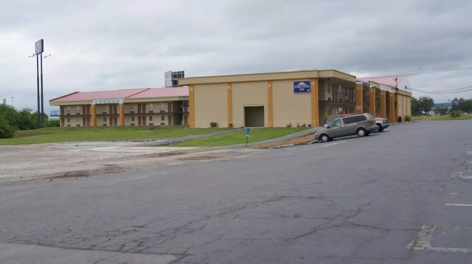 Executive Inn - Primary Image