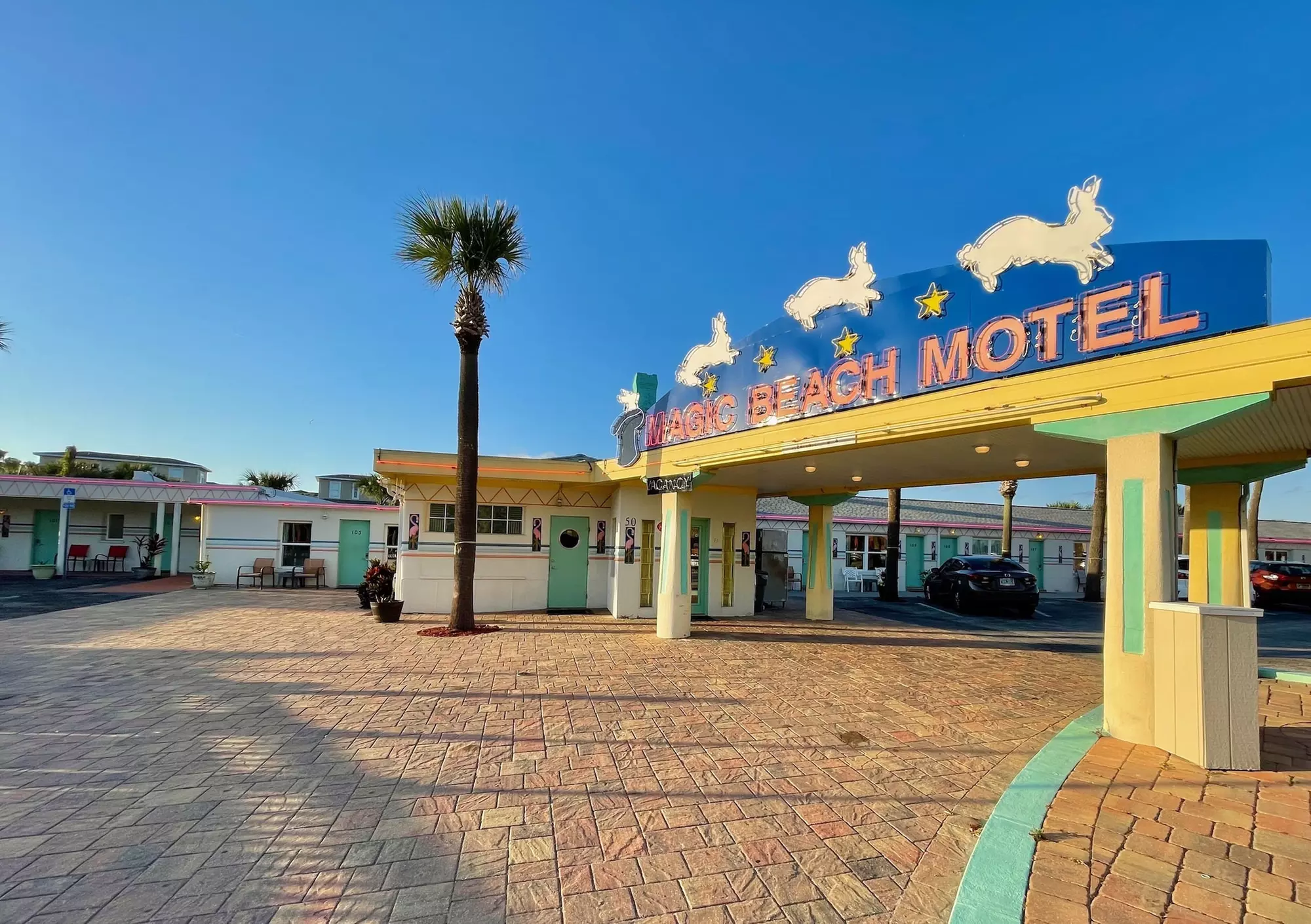Magic Beach Motel - Primary Image