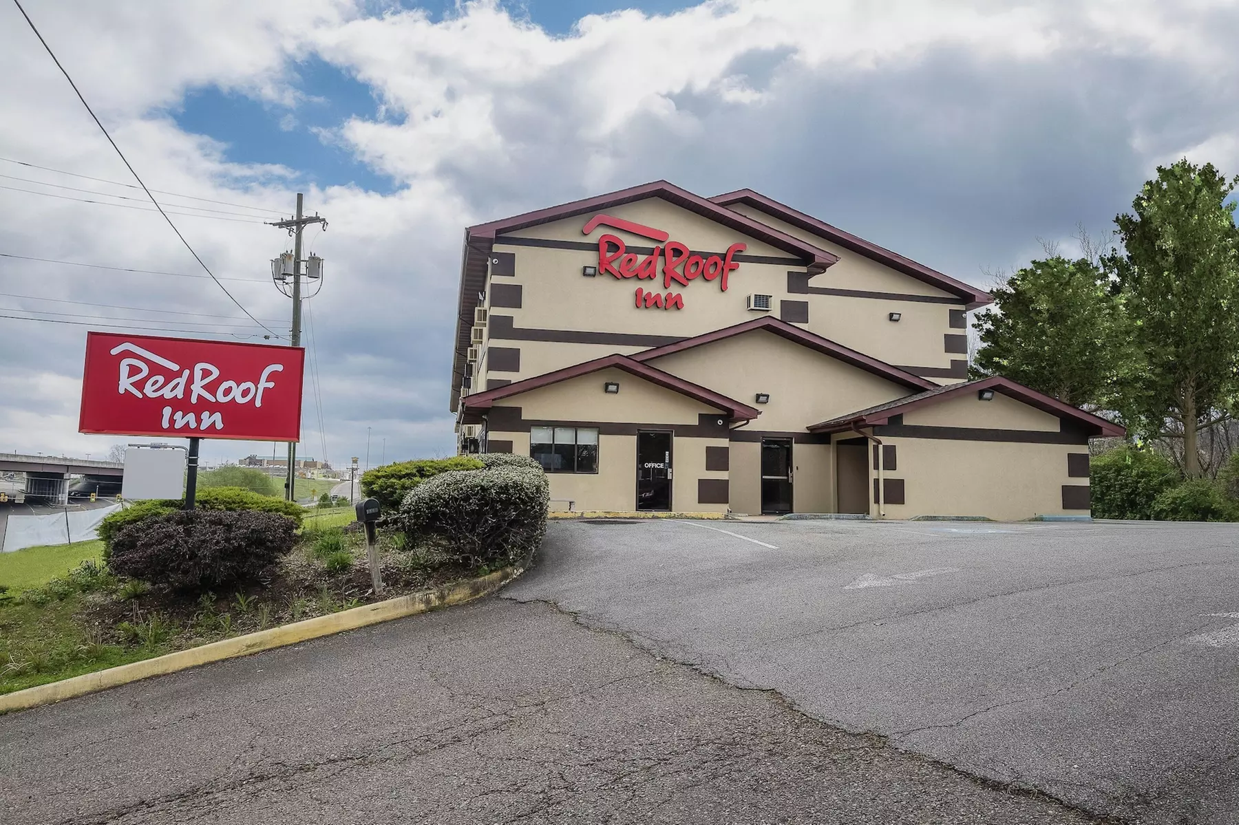 Red Roof Inn Bristol - Primary Image