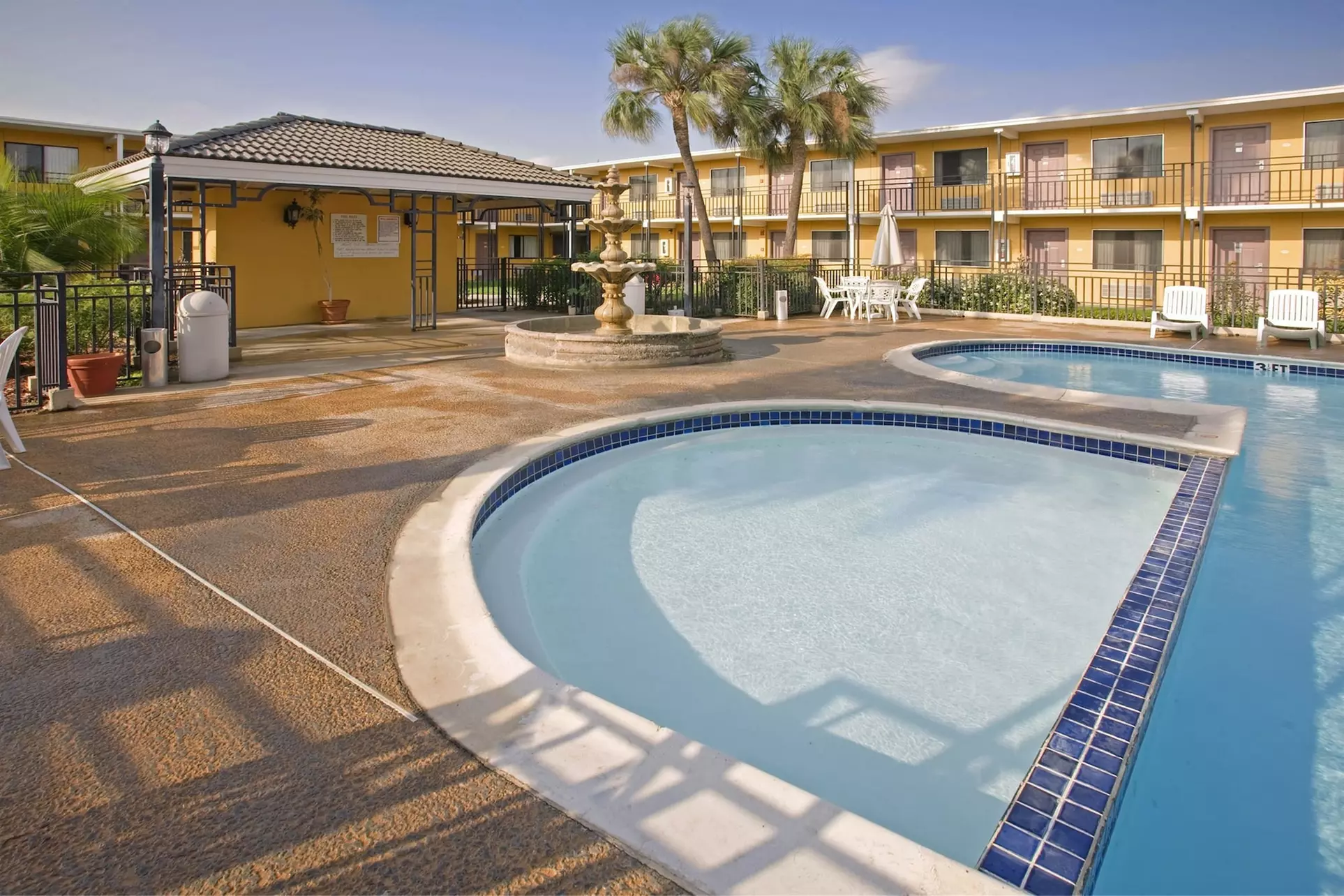 Americas Best Value Inn Laredo - Primary Image