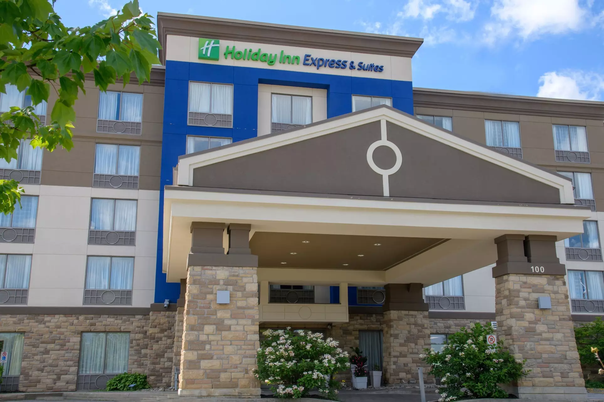 Holiday Inn Express & Suites Huntsville, an IHG Hotel - Primary Image