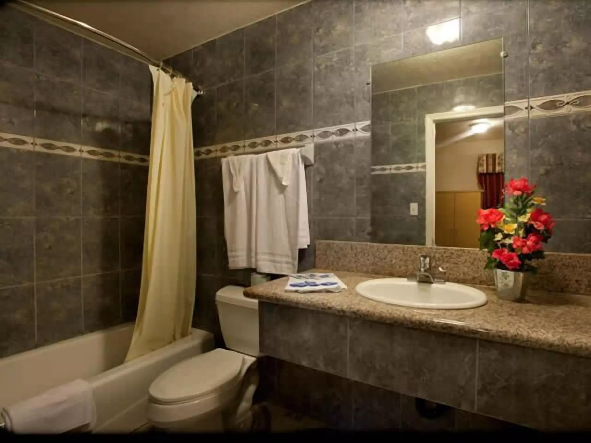 Palace Inn Oxnard - Primary Image