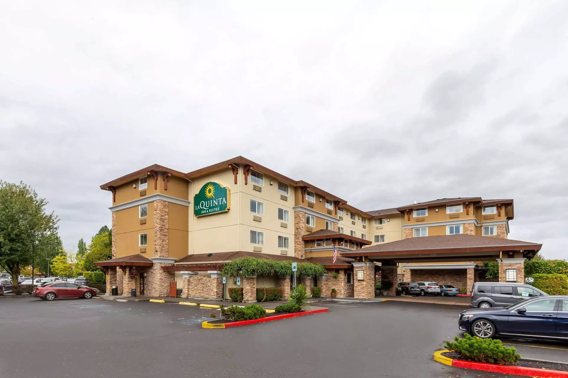 La Quinta Inn & Suites by Wyndham Vancouver - Primary Image
