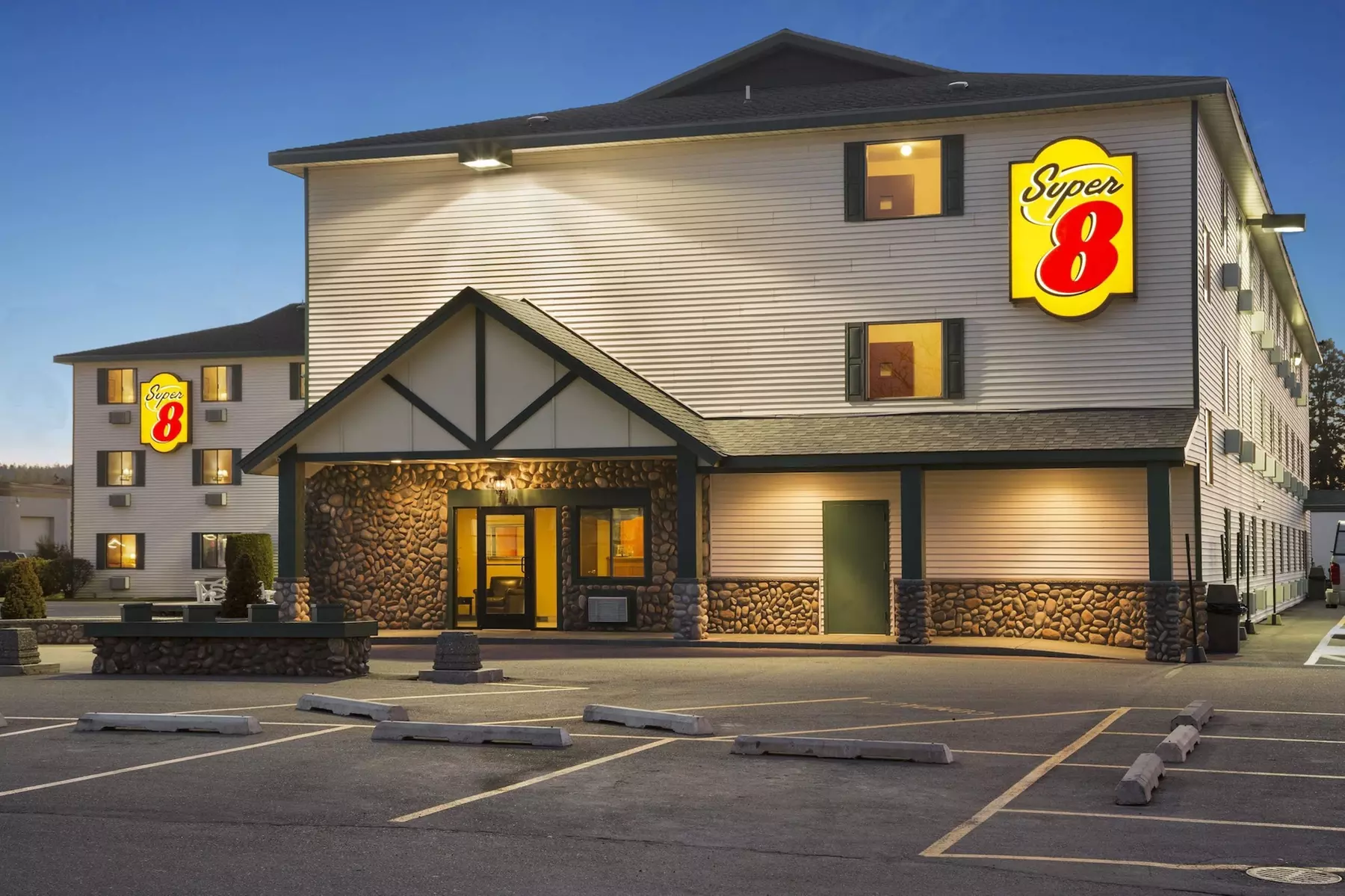 Super 8 by Wyndham Coeur d'Alene - Primary Image