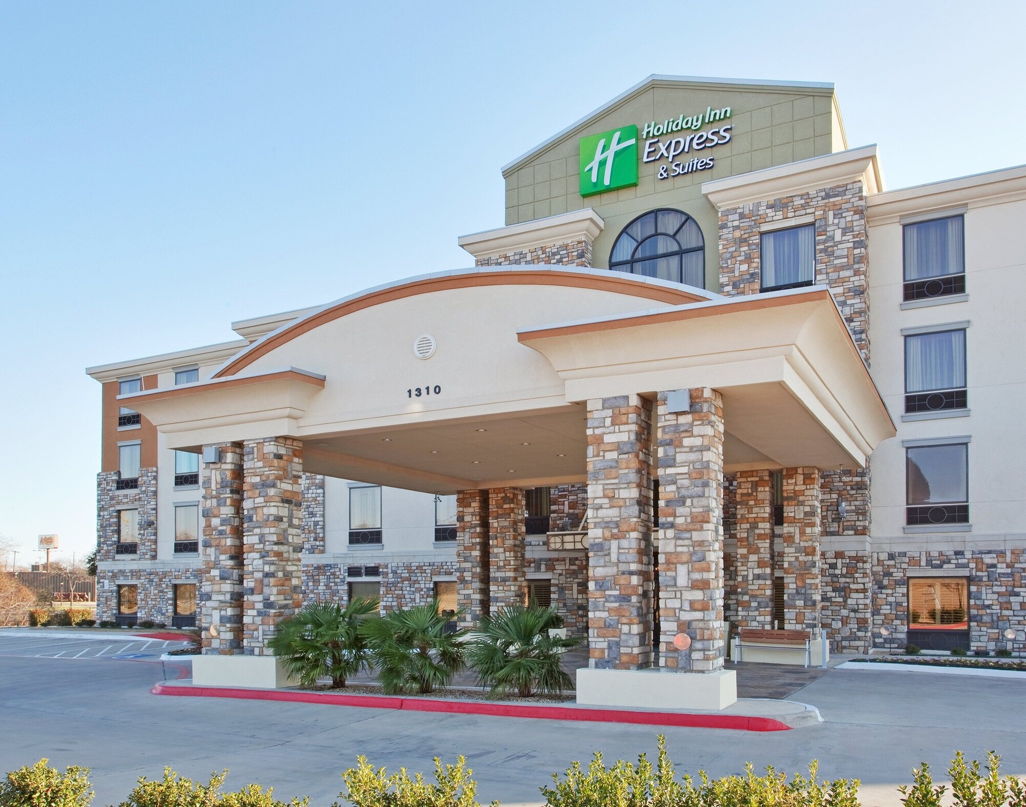 Holiday Inn Express Hotel & Suites Dallas South - Desoto by IHG