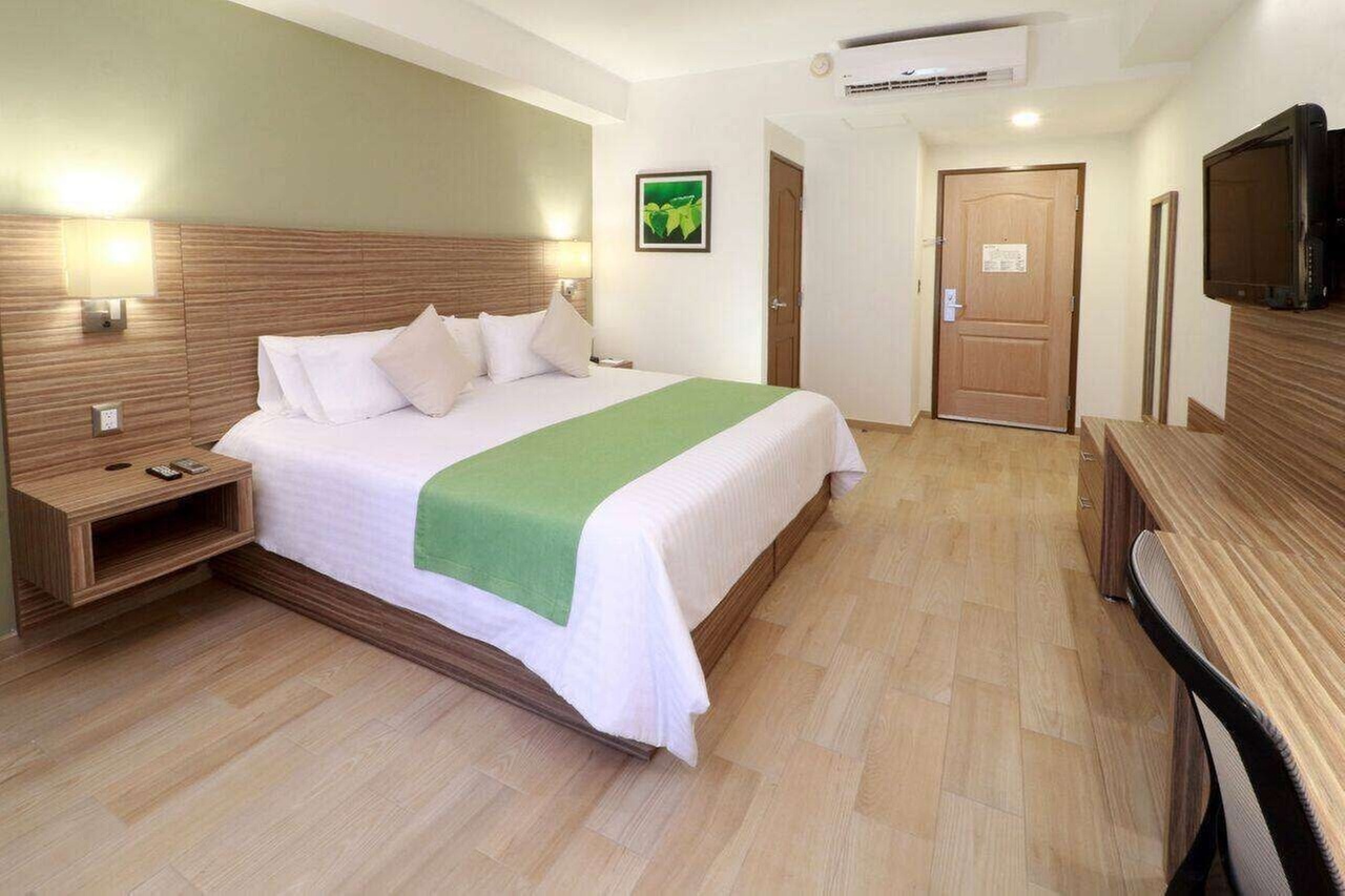 Wyndham Garden Monterrey Valle Real