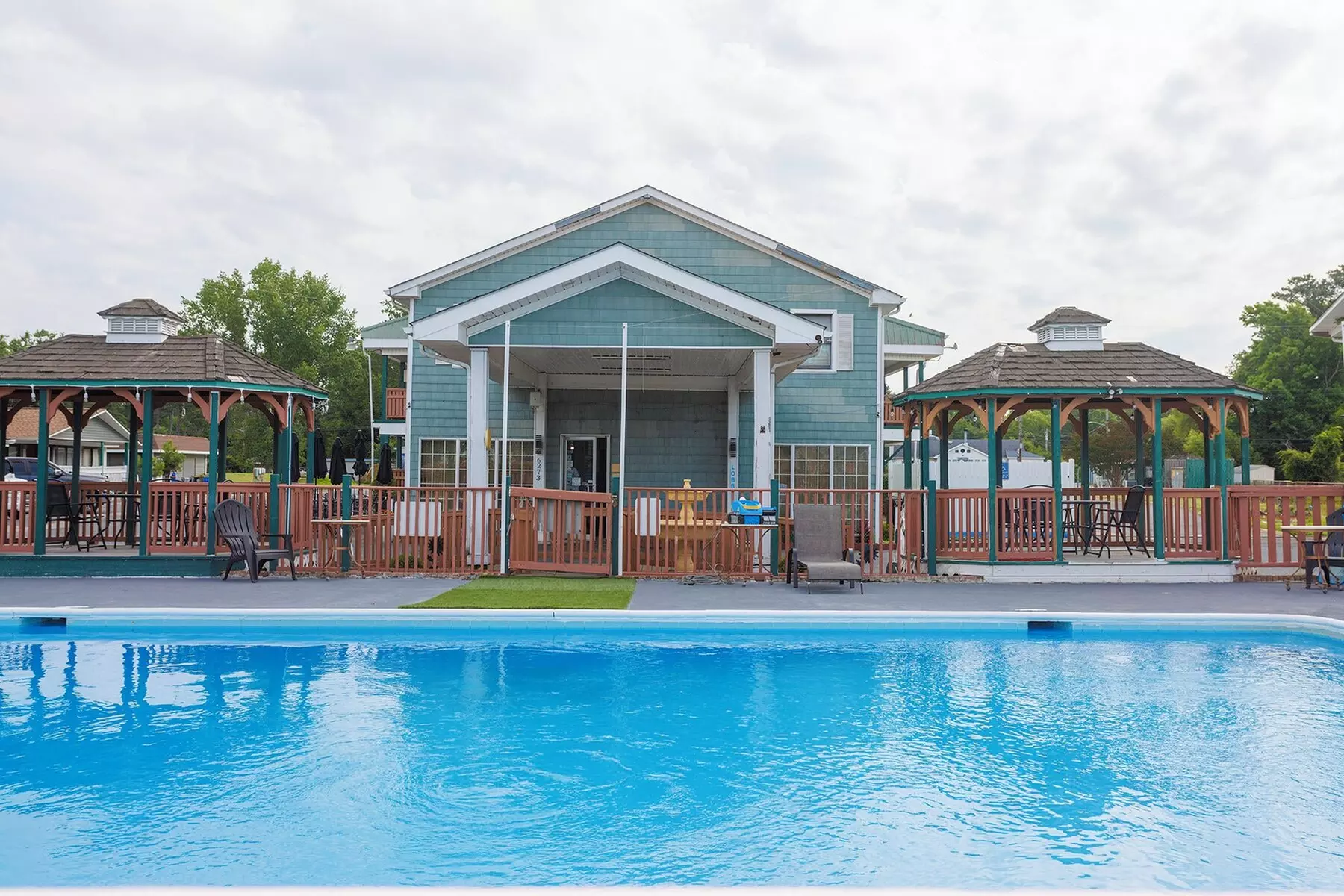 Atlantic Shores Inn and Suites - Primary Image