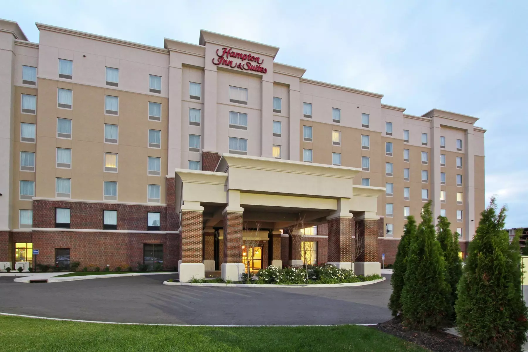 Hampton Inn & Suites Columbus/University Area - Primary Image