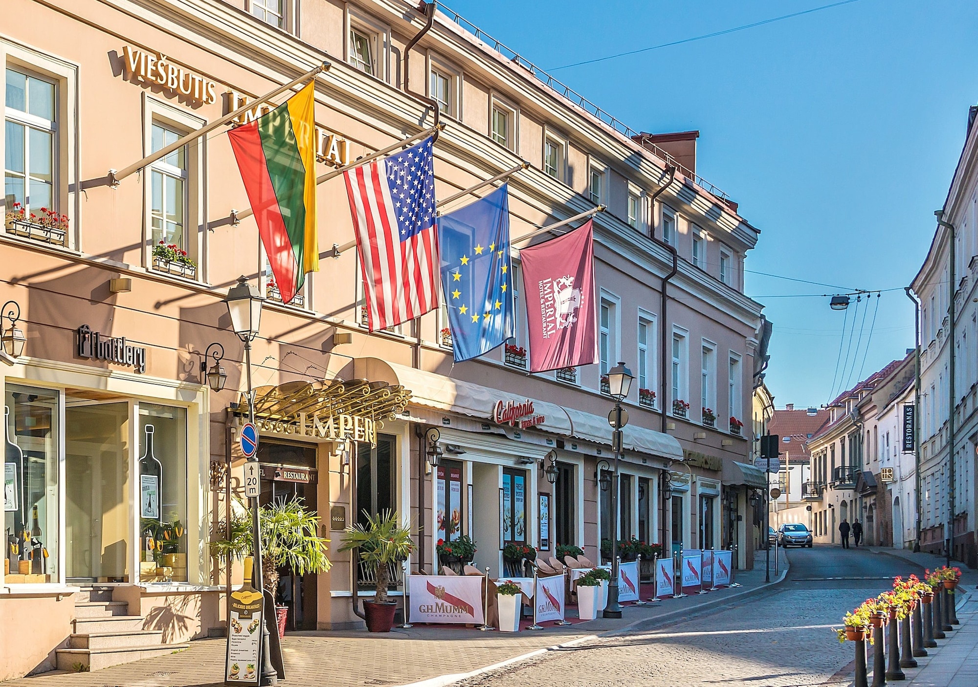 IMPERIAL Hotel & Restaurant