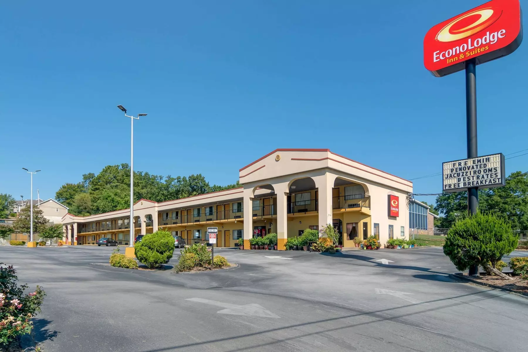 Econo Lodge Inn & Suites near Chickamauga Battlefield - Primary Image
