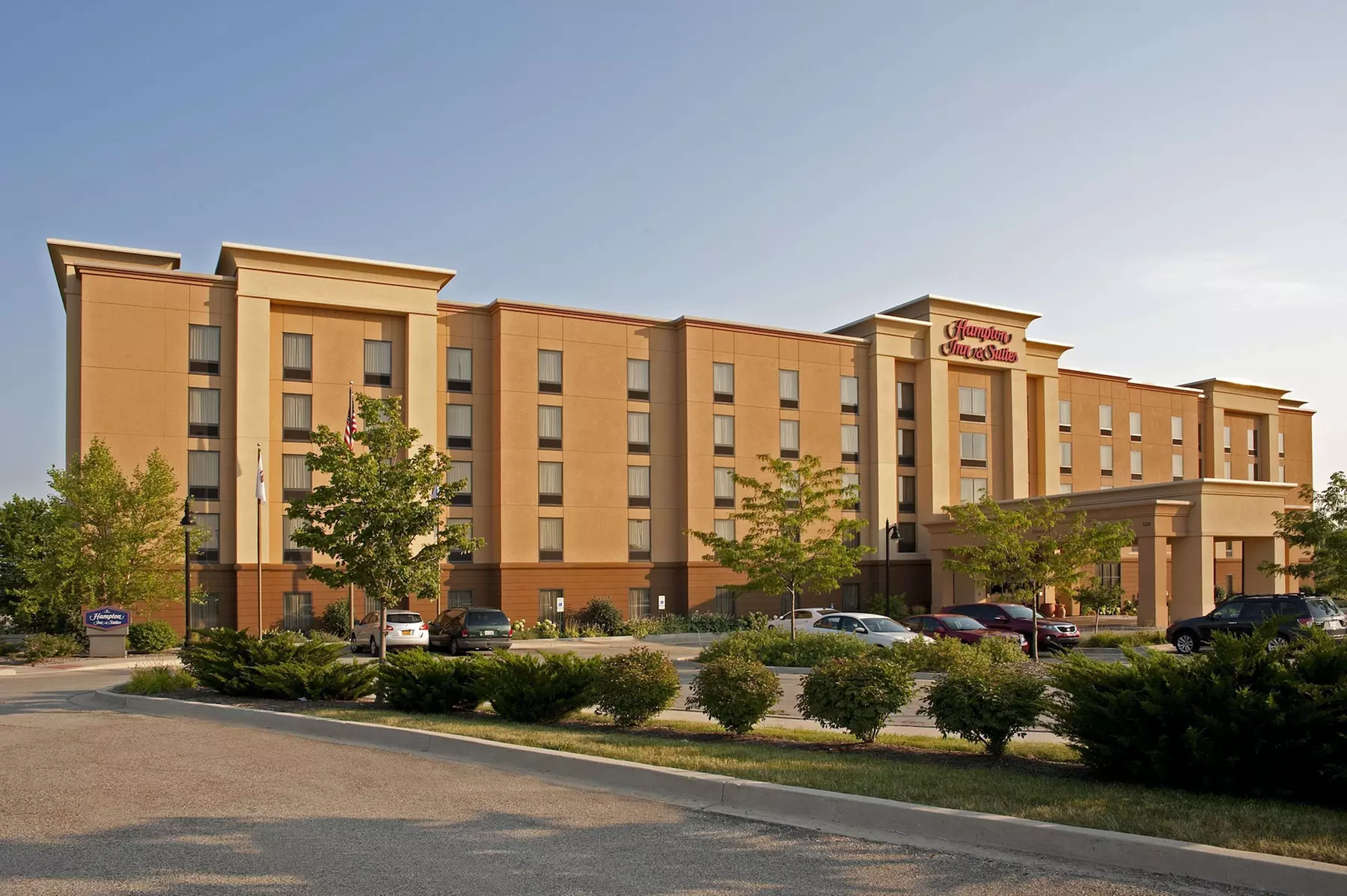 Hampton Inn & Suites Bloomington - Normal - Primary Image