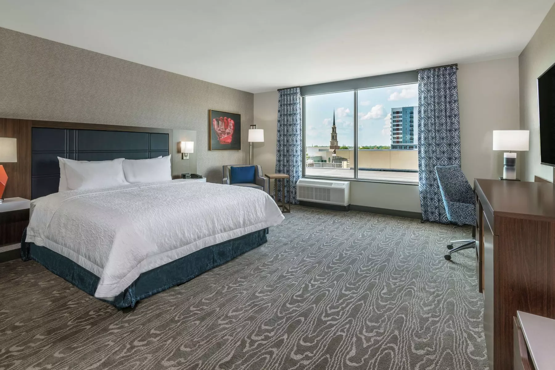 Hampton Inn & Suites Fort Wayne Downtown - Primary Image