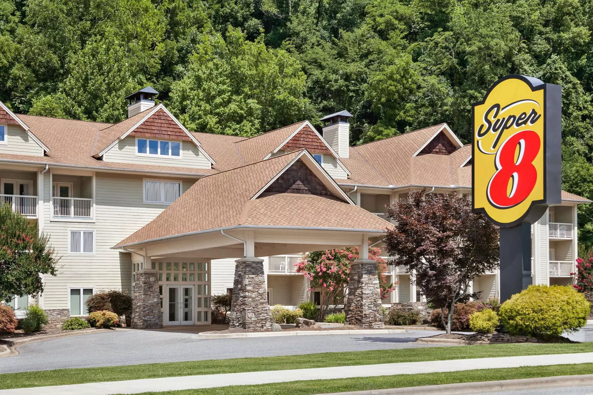 Super 8 by Wyndham Cherokee - Primary Image