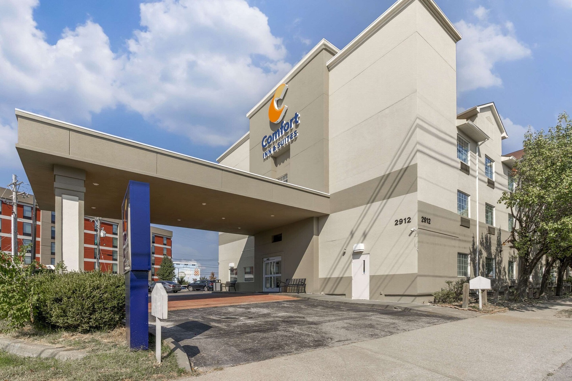 Comfort Inn & Suites Louisville Airport Fair & Expo - Primary Image