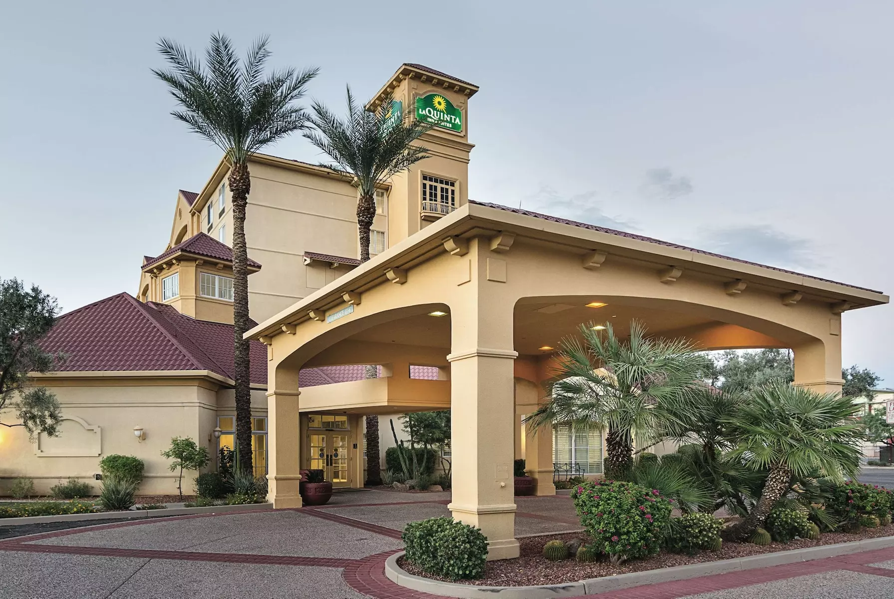 La Quinta Inn & Suites by Wyndham Phoenix Mesa West - Primary Image