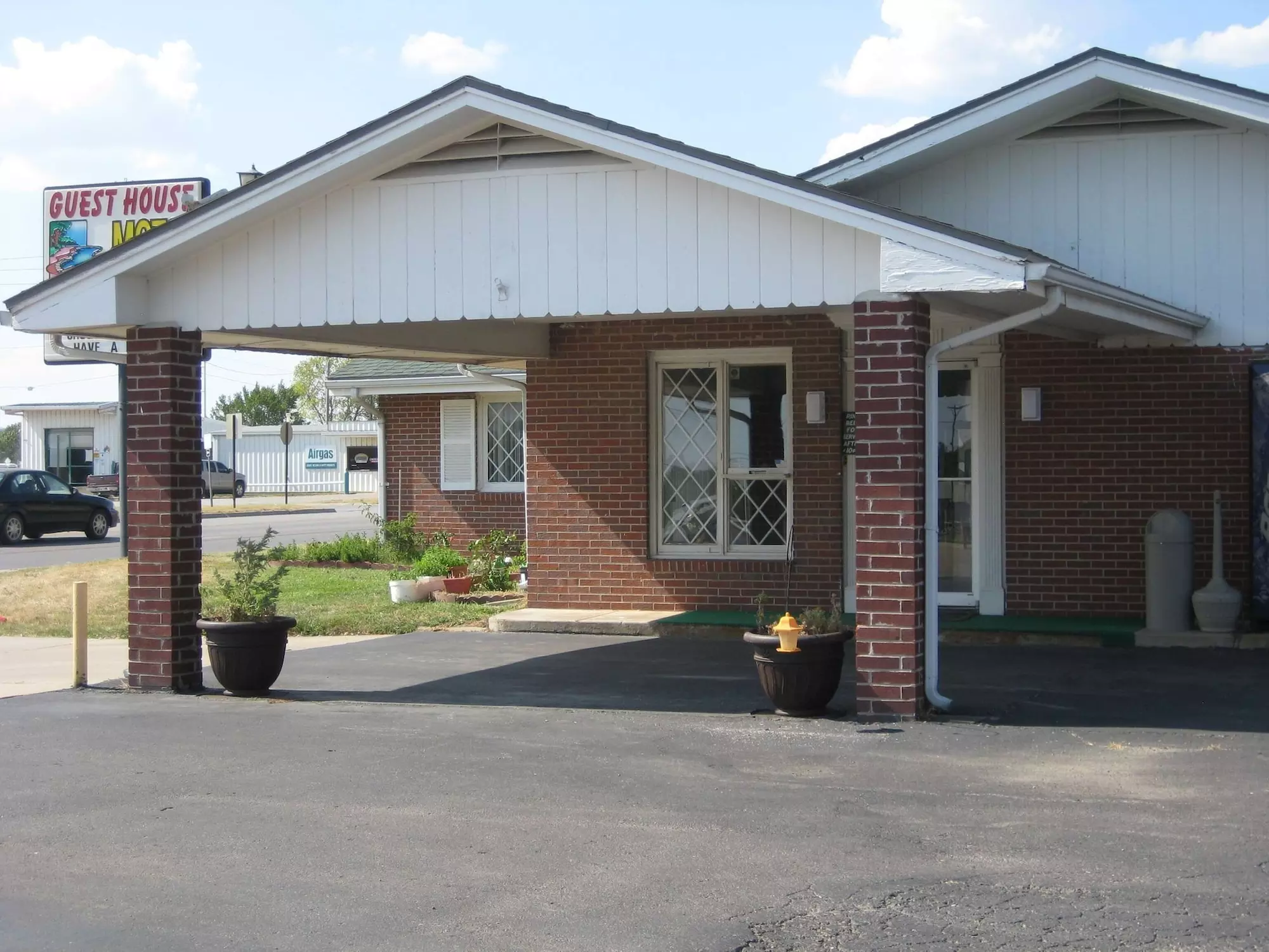 Guest House Motel - Primary Image