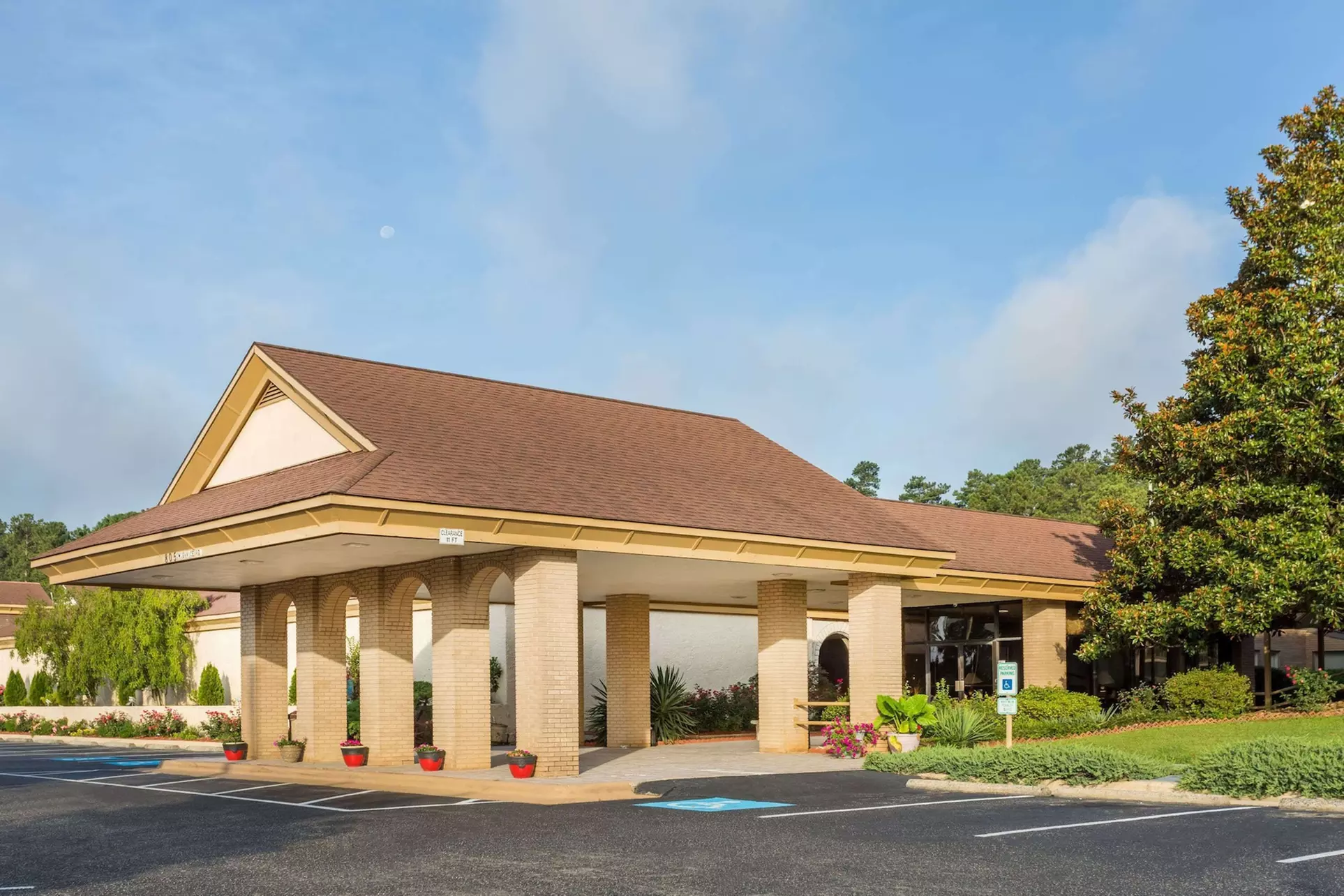 Days Inn & Conf Center by Wyndham Southern Pines Pinehurst - Primary Image