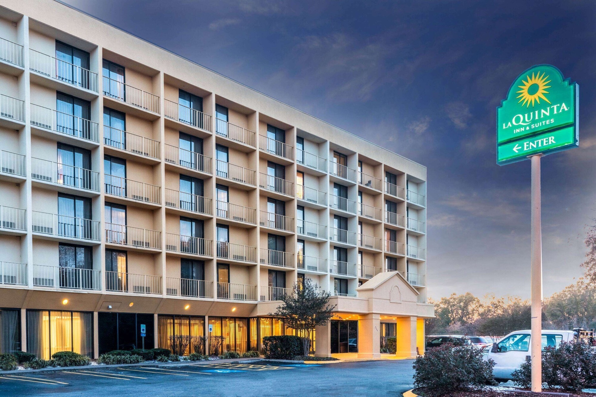 La Quinta Inn & Suites by Wyndham Nashville Airport/Opryland - Primary Image