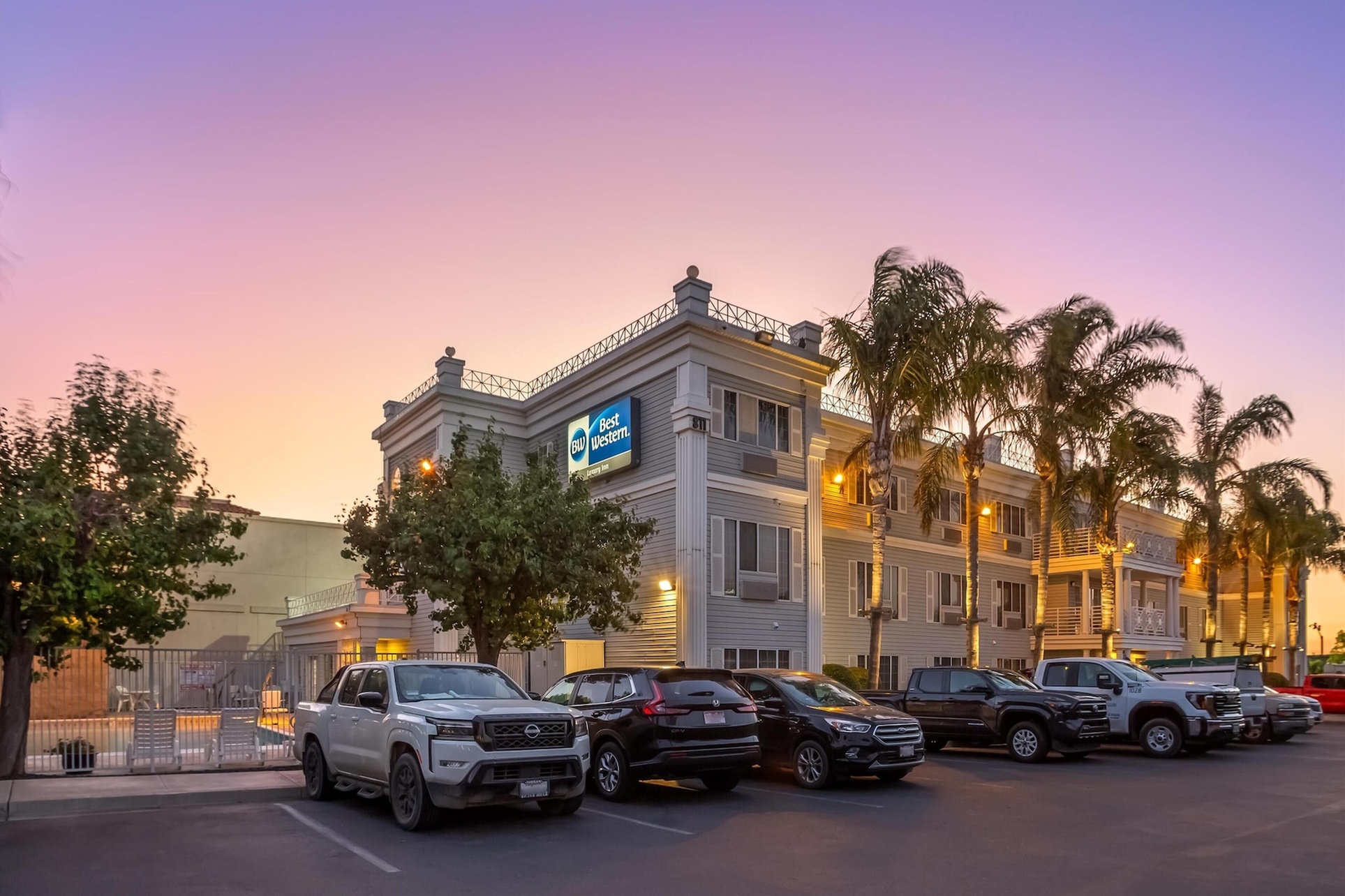 Best Western Luxury Inn