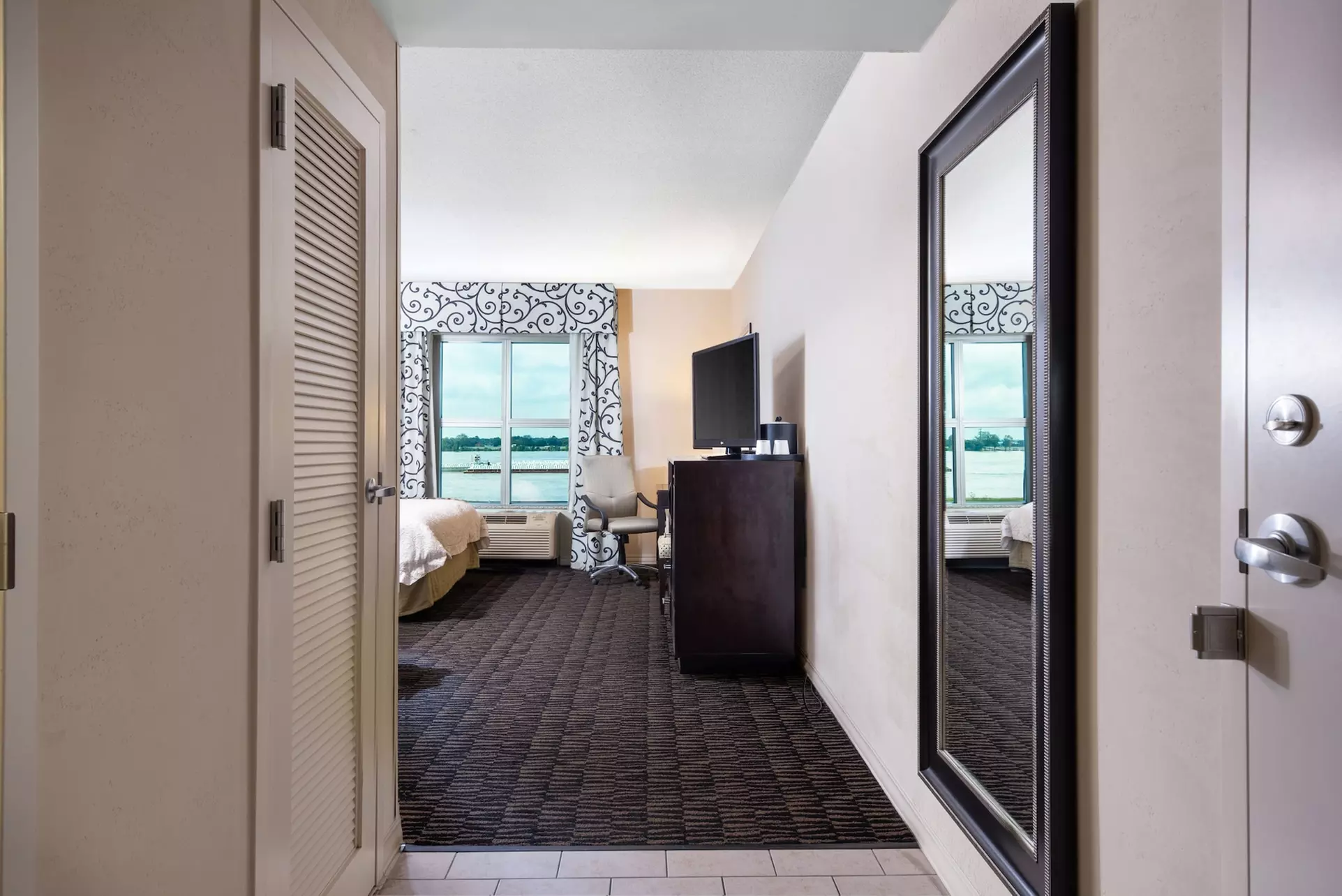 Hampton Inn & Suites Baton Rouge Downtown - Primary Image