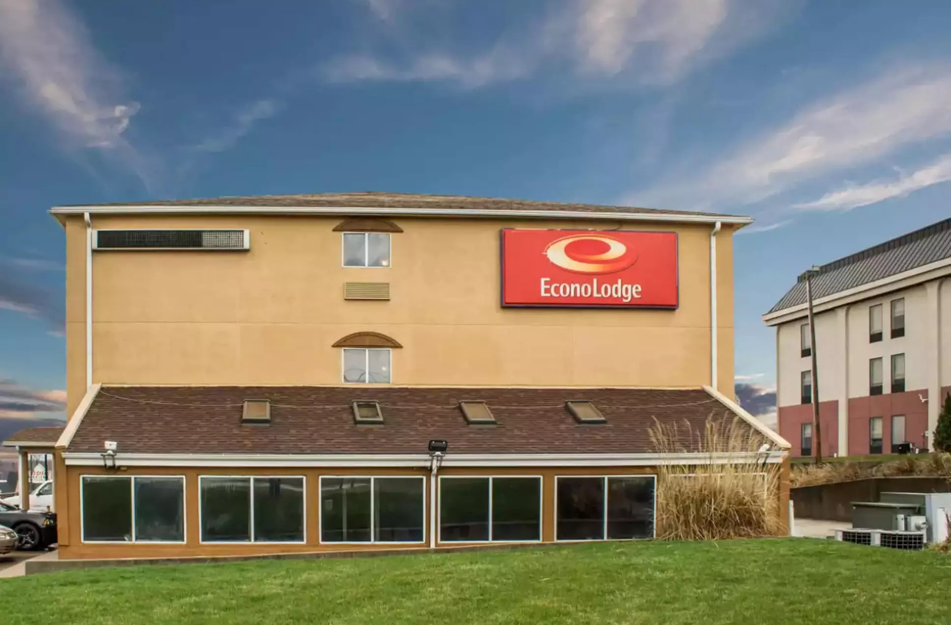 Econo Lodge Kent - Primary Image