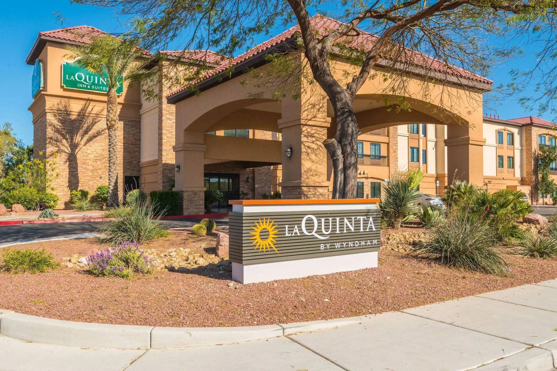 La Quinta Inn & Suites by Wyndham Las Vegas Airport South - Primary Image
