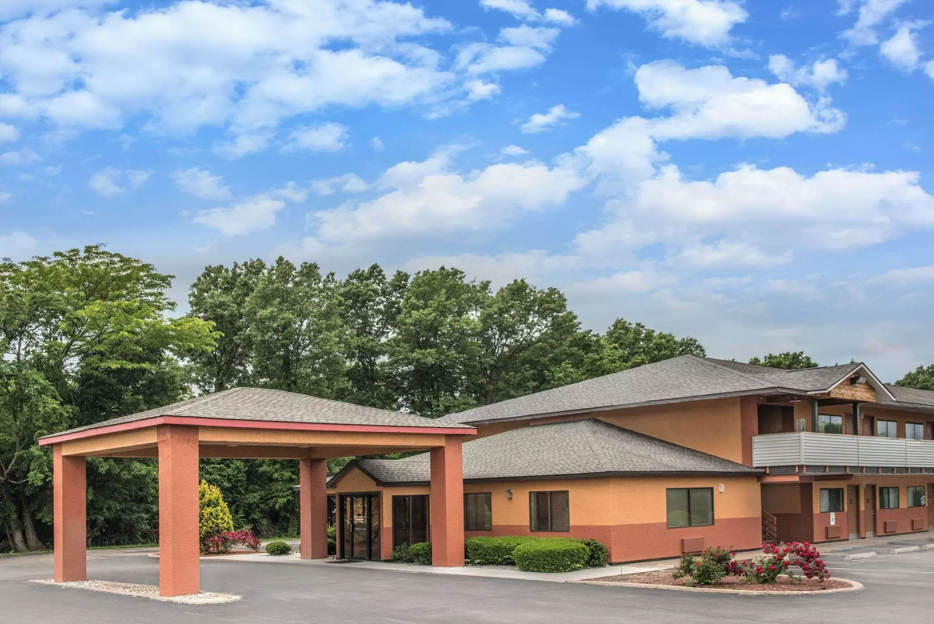 Days Inn by Wyndham Kingdom City - Primary Image