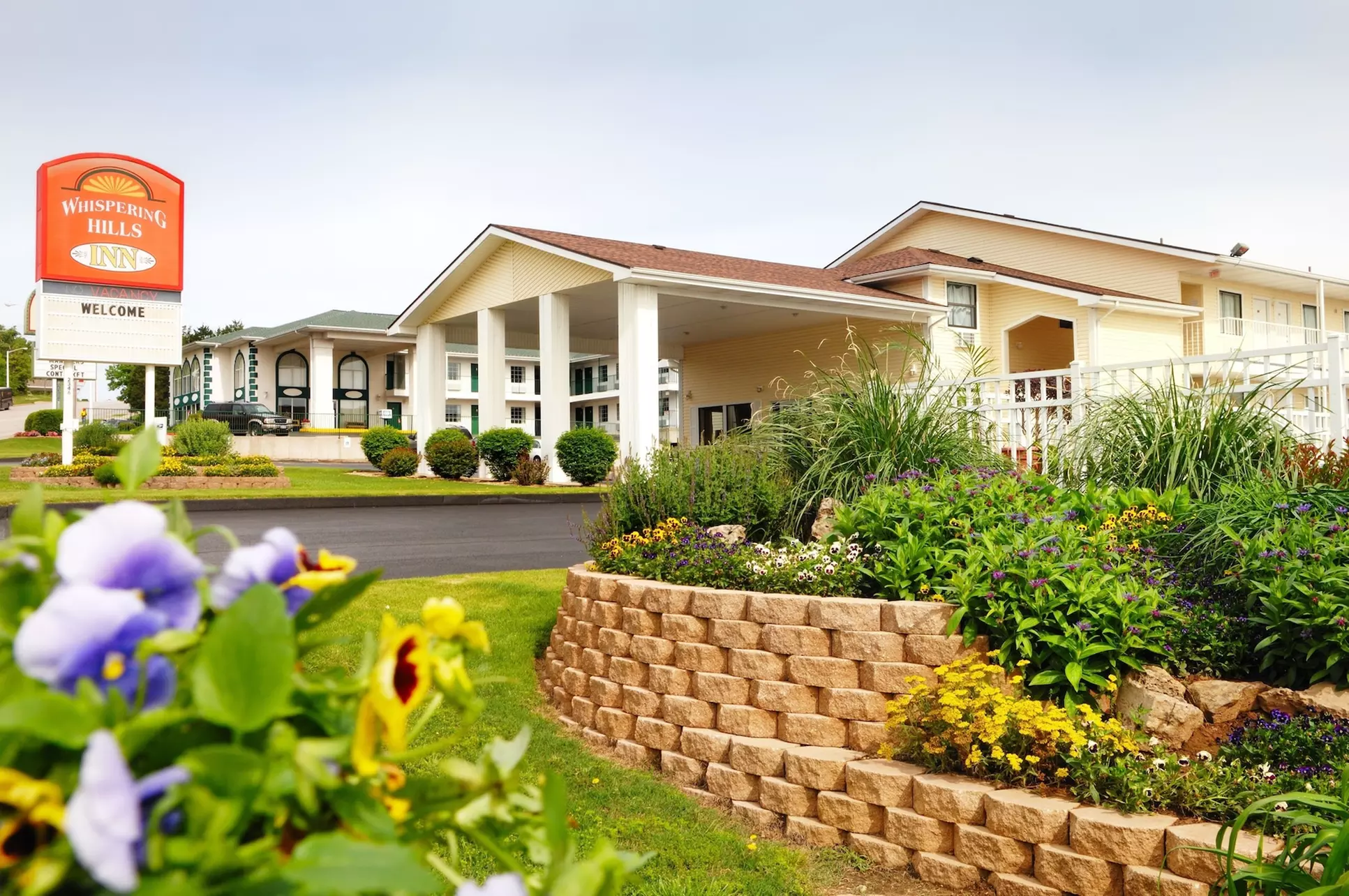 Whispering Hills Inn
