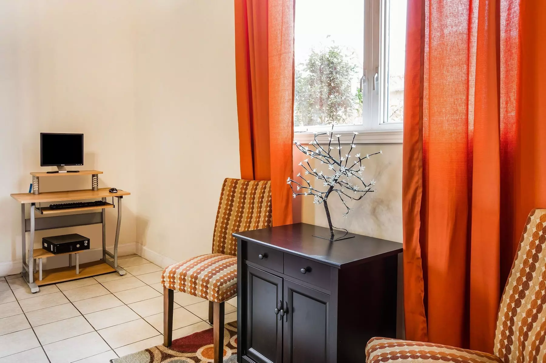 Rodeway Inn & Suites - Primary Image