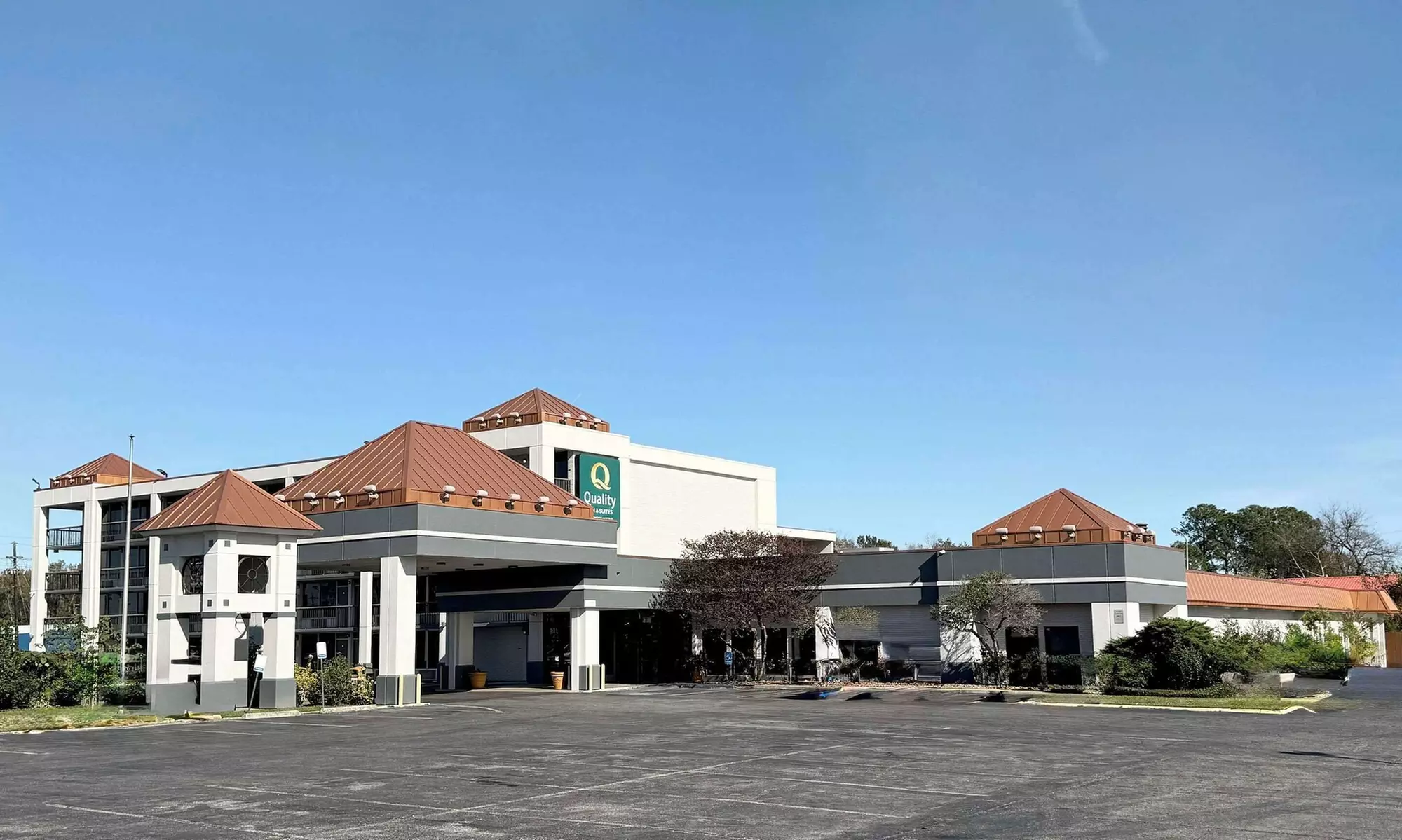 Quality Inn & Suites Baton Rouge West – Port Allen - Primary Image